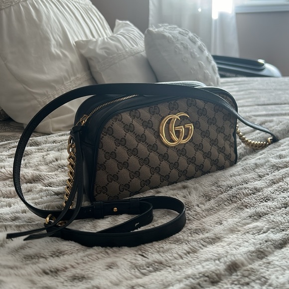 Authentic Gucci Canvas and leather GG Supreme Marmont Bag - Picture 2 of 4